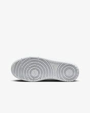 Cargar imagen en el visor de la galería, NIKE COURT BOROUGH GS