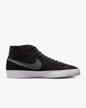 Cargar imagen en el visor de la galería, NIKE SB BLAZER COURT MID PREMIUM