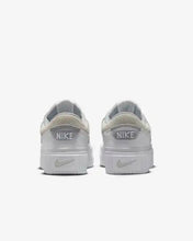 Cargar imagen en el visor de la galería, NIKE COURT LEGACY LIFT