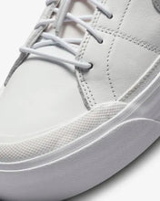 Cargar imagen en el visor de la galería, NIKE COURT LEGACY LIFT
