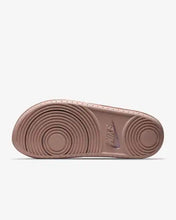 Cargar imagen en el visor de la galería, NIKE OFFCOURT SANDALIA