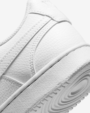 Cargar imagen en el visor de la galería, NIKE COURT VISION LOW NEXT NATURE