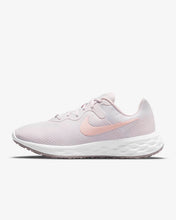 Cargar imagen en el visor de la galería, NIKE REVOLUTION 6 NEXT NATURE