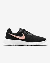 Cargar imagen en el visor de la galería, NIKE TANJUN