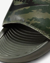 Cargar imagen en el visor de la galería, NIKE VICTORI ONE SANDALIA