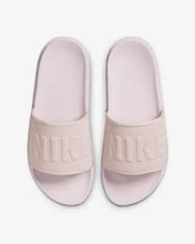 Cargar imagen en el visor de la galería, NIKE OFFCOURT SANDALIA