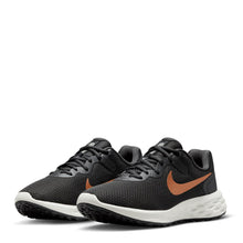Cargar imagen en el visor de la galería, NIKE REVOLUTION 6 NEXT NATURE
