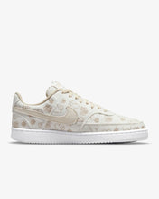 Cargar imagen en el visor de la galería, NIKE COURT VISION LOW V DAY
