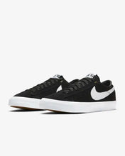 Cargar imagen en el visor de la galería, NIKE SB ZOOM BLAZER LOW
