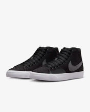 Cargar imagen en el visor de la galería, NIKE SB BLAZER COURT MID PREMIUM
