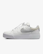 Cargar imagen en el visor de la galería, NIKE COURT LEGACY LIFT
