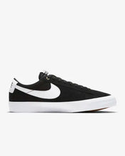 Cargar imagen en el visor de la galería, NIKE SB ZOOM BLAZER LOW
