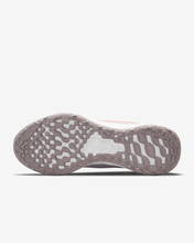 Cargar imagen en el visor de la galería, NIKE REVOLUTION 6 NEXT NATURE
