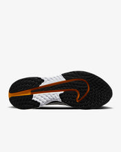 Cargar imagen en el visor de la galería, NIKE LEGEND REACT 3

