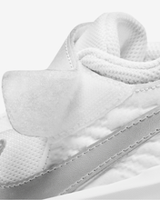 Cargar imagen en el visor de la galería, NIKE TEAM HUSTLE D 10 PS
