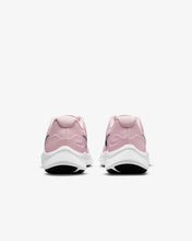 Cargar imagen en el visor de la galería, NIKE STAR RUNNER 3 GS
