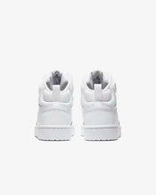 Cargar imagen en el visor de la galería, NIKE COURT BOROUGH MID

